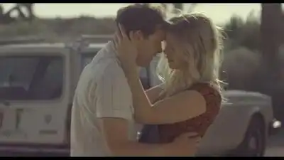 скачать клип Broods - Heartlines