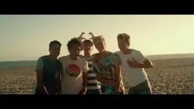 скачать клип New District - I Am Not Got Money