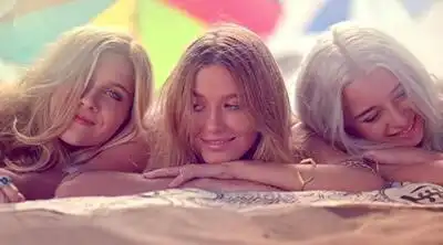 скачать клип Bahari - Dancing On The Sun