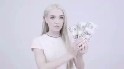 скачать клип That Poppy - Money