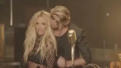 Скачать клип