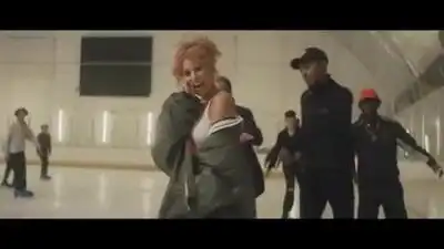 скачать клип RAYE - I, U, Us