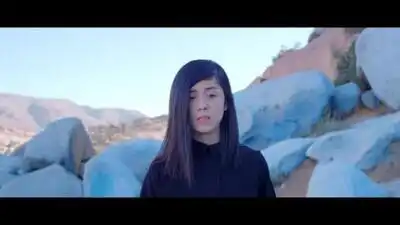 скачать клип Daniela Andrade - Come Around