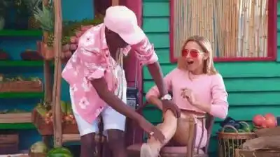 Скачать клип