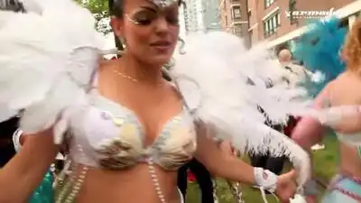 скачать клип Shermanology - Movin Too Fast