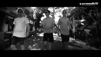 скачать клип Julian Jordan ft. Ruby Prophet - A Thousand Miles