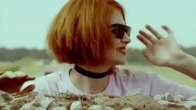 скачать клип Сухие - Глупая