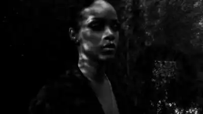 скачать клип Rihanna - Never Ending