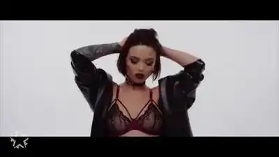 скачать клип Kishe - Разбитый бокал