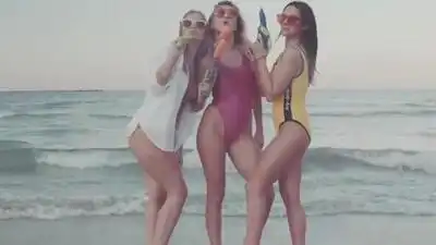 Скачать клип