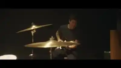 скачать клип Shawn Mendes - Mercy