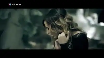 скачать клип TWO feat. Theea - Fantoma din viitor