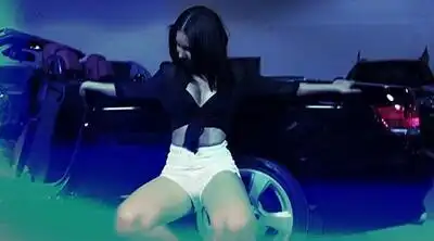 скачать клип Magazeen - Back Seat