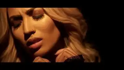 скачать клип Marissa - She\'s Broken (He\'s Ok)