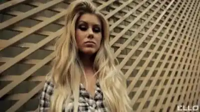 скачать клип Monroe - Точки