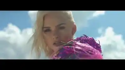 скачать клип Nicole Millar - Signals