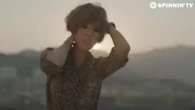 скачать клип Far East Movement ft. Yoonmirae and Autolaser - Fighter