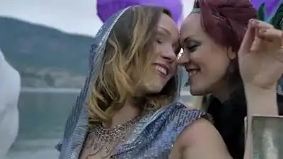 скачать клип Roger Shah, Antillas and Zara Taylor - Fire