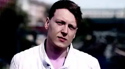 скачать клип Run Liberty Run - Hold On