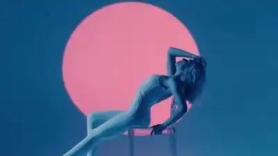 скачать клип Bonnie McKee - Easy