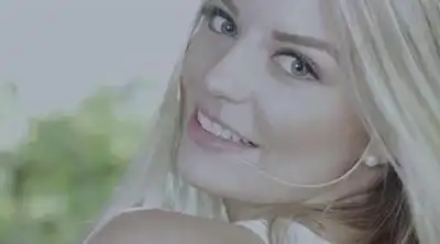 скачать клип Luca Schreiner ft. Mick Fouse - Time Is Up