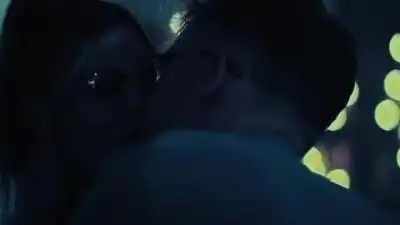 скачать клип Virginia To Vegas - Lights Out