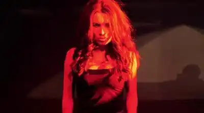 скачать клип Gambino Sound Machine x Eecii McFly - Love Killah