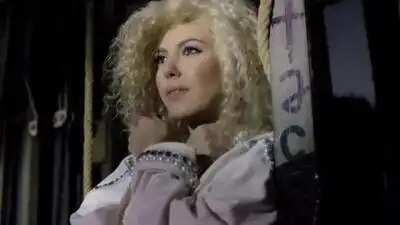 скачать клип Sore - Woman