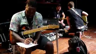 скачать клип Bloc Party - Stunt Queen