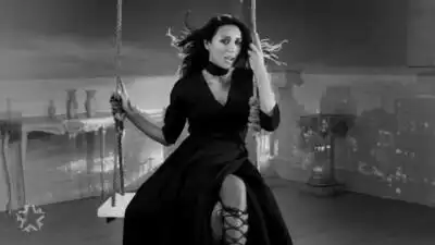 скачать клип Алсу - Я пойду чуть-чуть поплачу