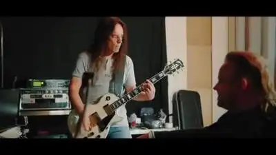 Скачать клип