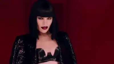 скачать клип Jessie J - Cant Take My Eyes Off You x MAKE UP FOR EVER