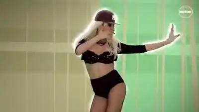 скачать клип Tom Boxer and Morena ft. Sirreal - Las Vegus