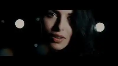 скачать клип Ella Knox - Play Me (Broken Record)