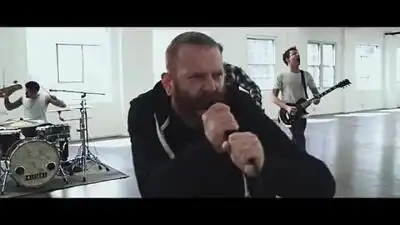 скачать клип Sienna Skies - Divided