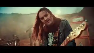 скачать клип LOUNA - Обычный человек