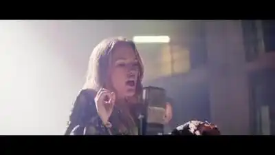 скачать клип Alex Maxwell - Signs