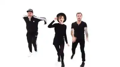 скачать клип Моя Мишель - здрасьтеянастя