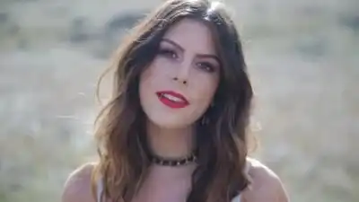 скачать клип FRANKIE - Blink