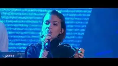 скачать клип Alan Walker - Alone (Live Performance)