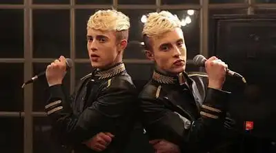 скачать клип Jedward - Happens In The Dark