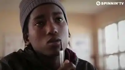 скачать клип Schwarz - Home