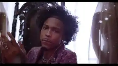 скачать клип August Alsina - WAIT