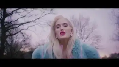 скачать клип BETSY - Waiting