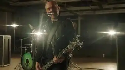 скачать клип Overkill - Goddamn Trouble