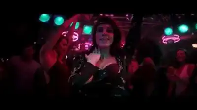 скачать клип James Blunt - Love Me Better