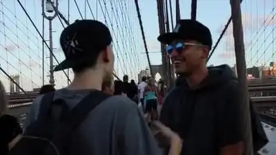 скачать клип Trinix ft. Hannah Young - Ocean Hill