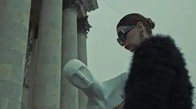 Скачать клип