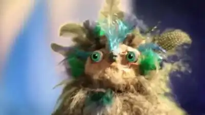 скачать клип Crystal Fighters - Lay Low