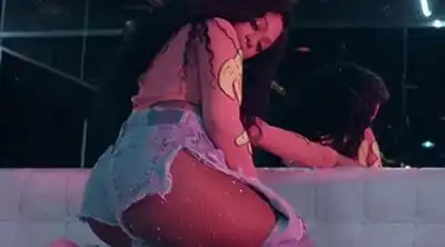 Скачать клип